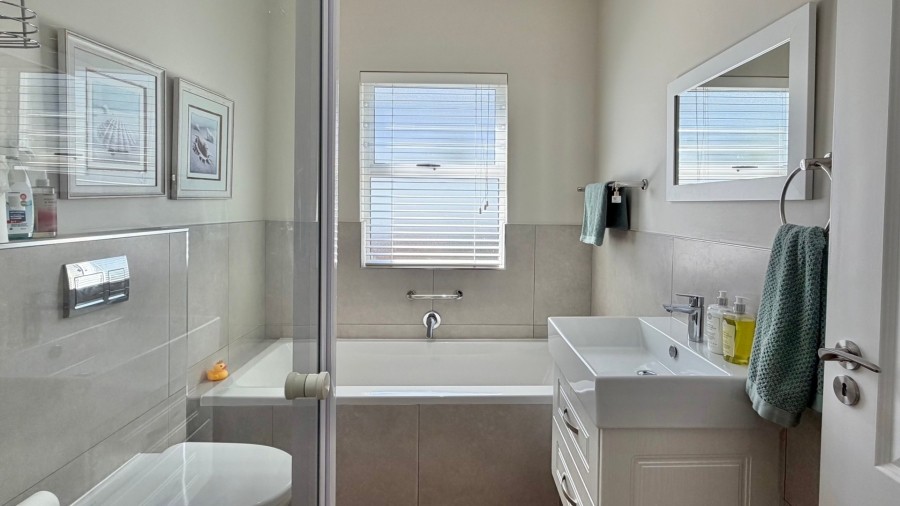 3 Bedroom Property for Sale in Dennegeur Western Cape
